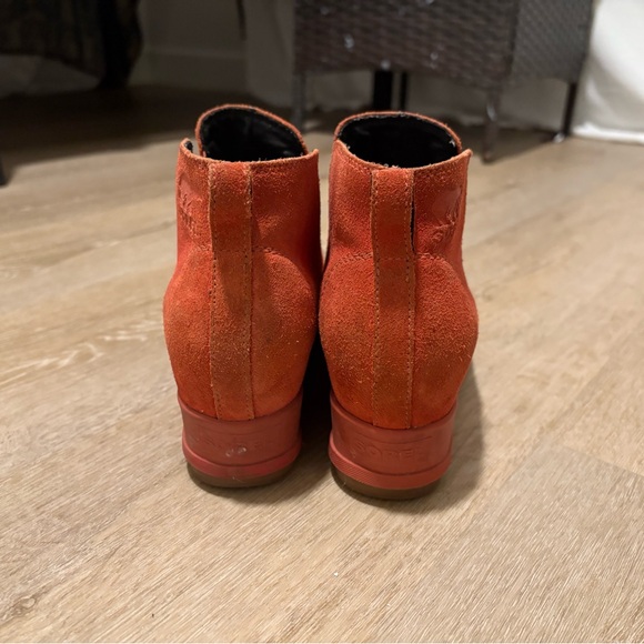 Sorel Women's Warp Red Ankle Boots - Picture 9 of 9